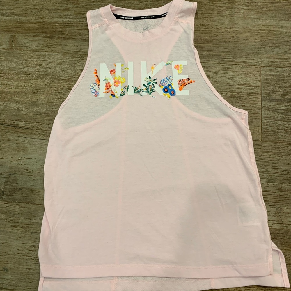 EUC Women’s Nike Dri Fit Racerback Tank Top